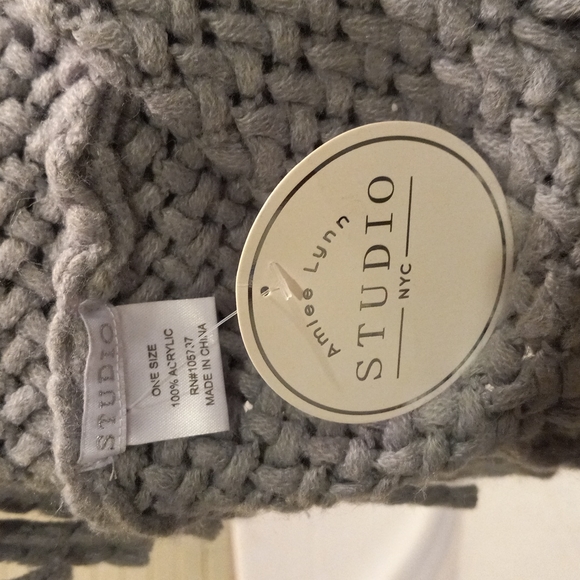 Scarf - Picture 5 of 6